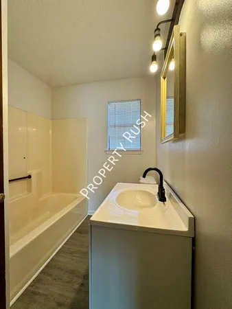 $1,250 | 5009 Marylin Lane, Unit B, Chattanooga, TN 37411