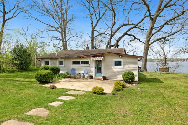 $374,900 | 4590 South 930 East, Wolcottville, IN 46795