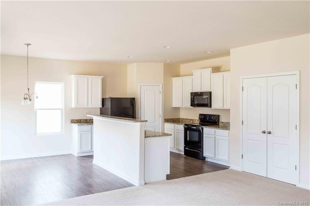 9725 Weikert Road Charlotte, NC 28215 - Photo 3 of 8 Gallery Image 3