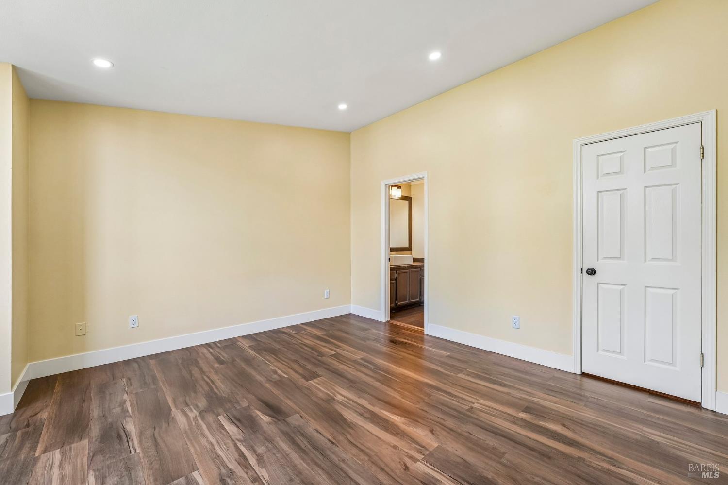 567 East Jasmine Circle Santa Rosa, CA 95407 - Photo 12 of 36