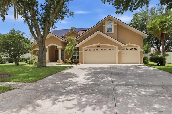 $650,000 | 2112 Heritage Crest Drive, Valrico, FL 33594