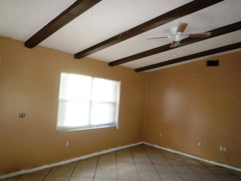 656 Northwest Riverside Drive Port St. Lucie, FL 34983 - Photo 7 of 35 Living Room