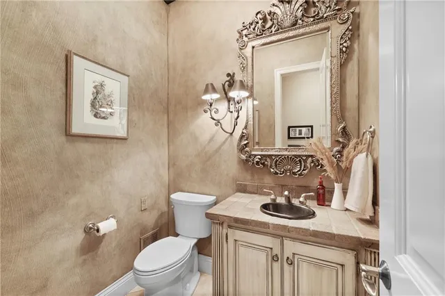 $975,000 | 609 Northeast Lake Point Drive, Lee's Summit, MO 64064