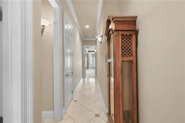 $975,000 | 609 Northeast Lake Point Drive, Lee's Summit, MO 64064