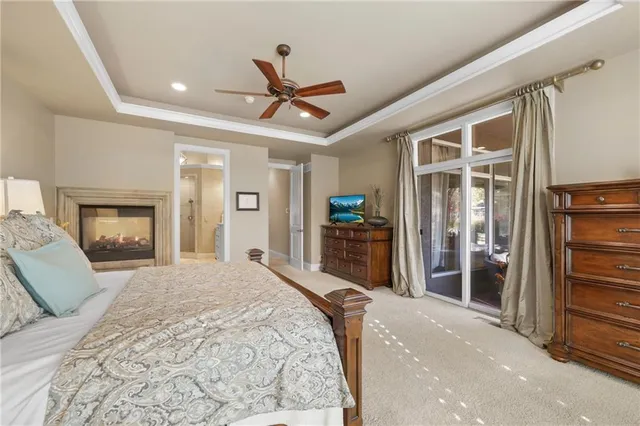 $975,000 | 609 Northeast Lake Point Drive, Lee's Summit, MO 64064