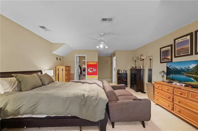 $975,000 | 609 Northeast Lake Point Drive, Lee's Summit, MO 64064