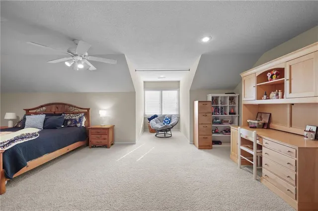 $975,000 | 609 Northeast Lake Point Drive, Lee's Summit, MO 64064