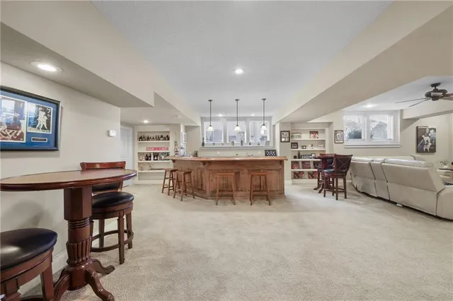 $975,000 | 609 Northeast Lake Point Drive, Lee's Summit, MO 64064