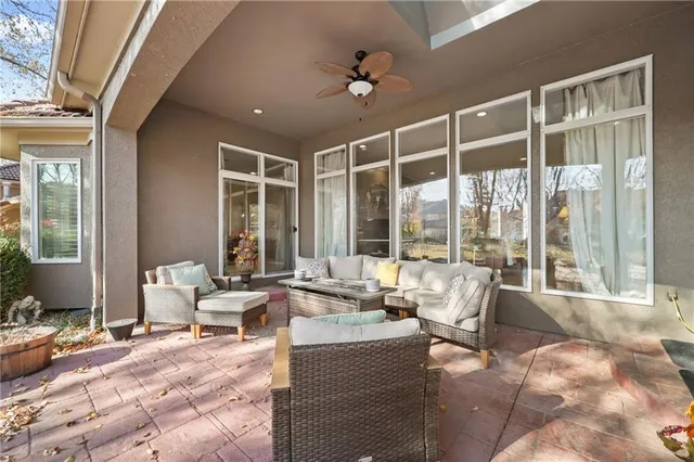 $975,000 | 609 Northeast Lake Point Drive, Lee's Summit, MO 64064