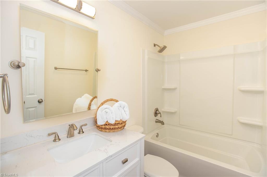 727 Hendrix Street High Point, NC 27260 - Photo 19 of 30 Full Bath