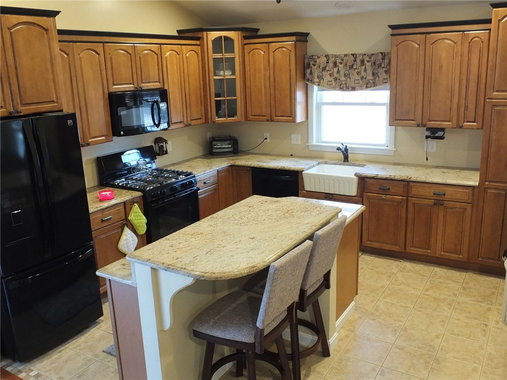 179 Horse Neck Road Warwick, RI 02889 - Photo 5 of 10 Gallery Image 5
