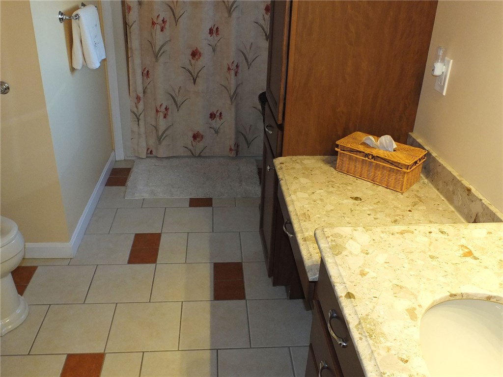 179 Horse Neck Road Warwick, RI 02889 - Photo 7 of 10 Gallery Image 7