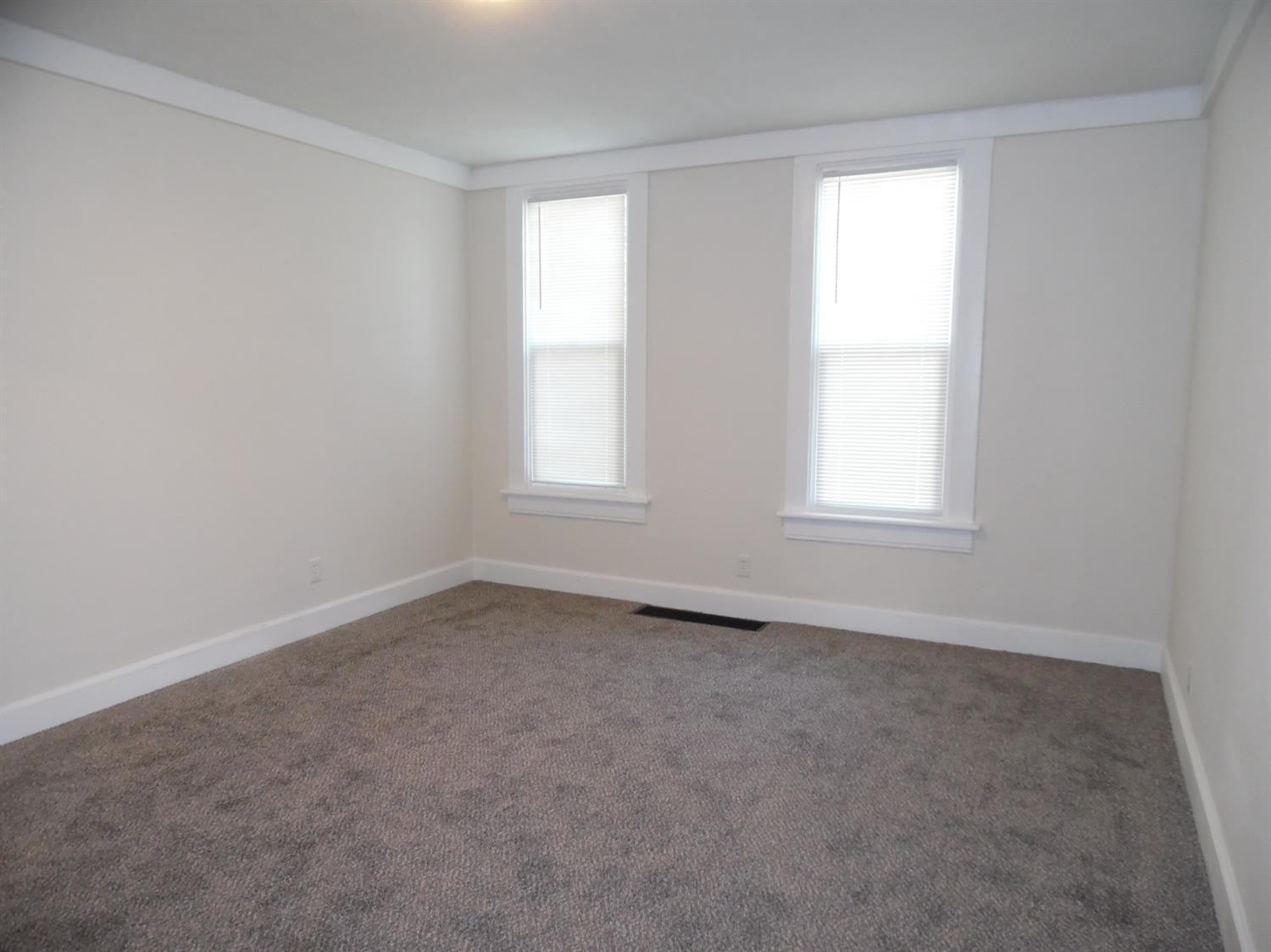 1205 Groesbeck Road Cincinnati, OH 45224 - Photo 10 of 22 Gallery Image 10
