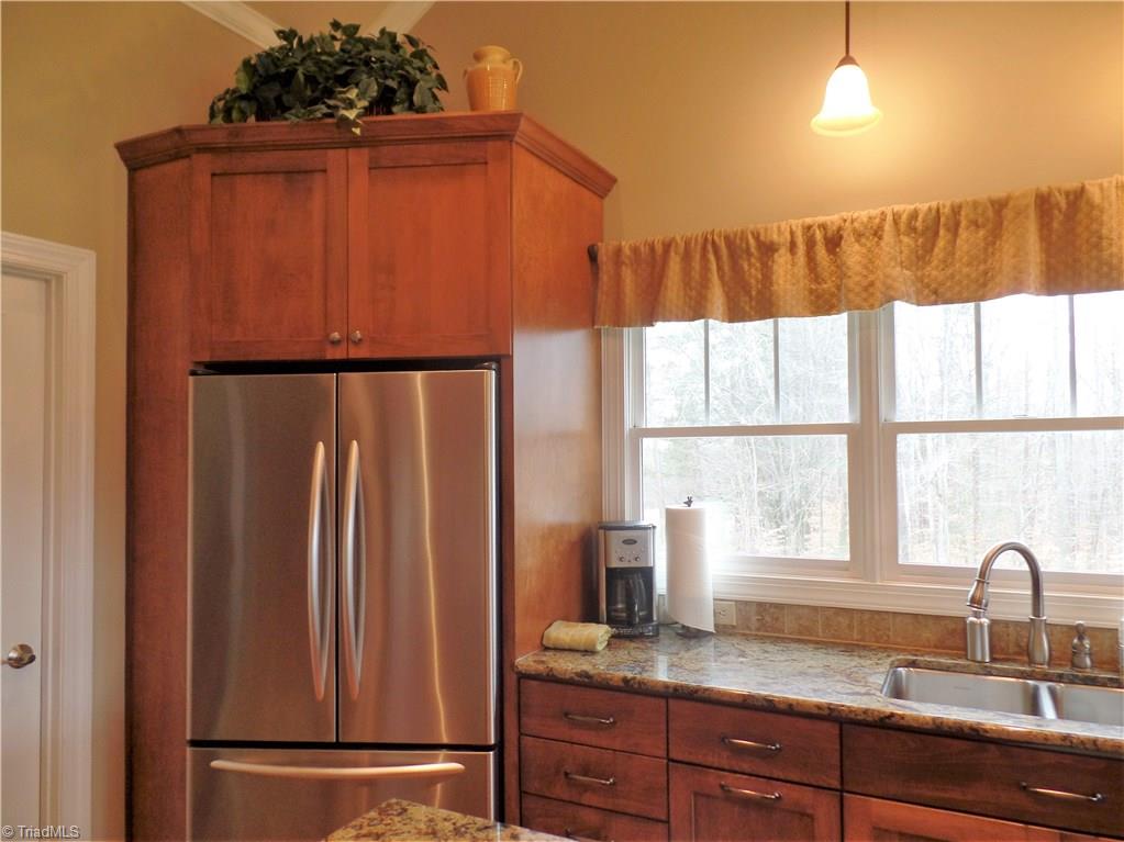1612 Robertson Ridge Road King, NC 27021 - Photo 12 of 30