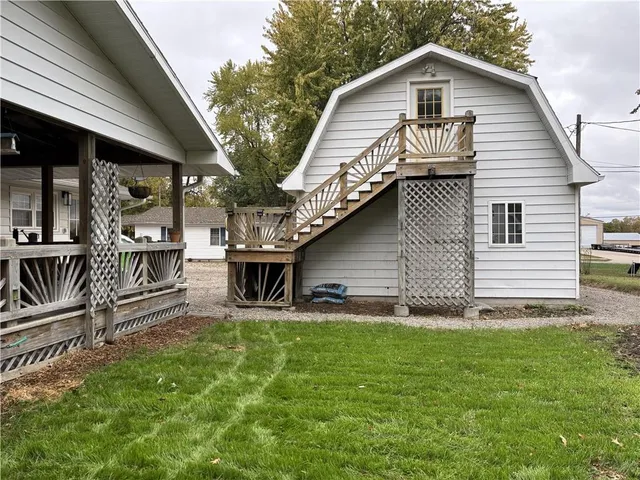 $305,000 | 615 Pine Street, Wellsville, KS 66092