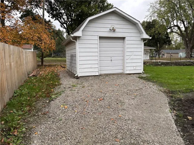 $305,000 | 615 Pine Street, Wellsville, KS 66092