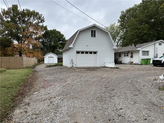 $305,000 | 615 Pine Street, Wellsville, KS 66092