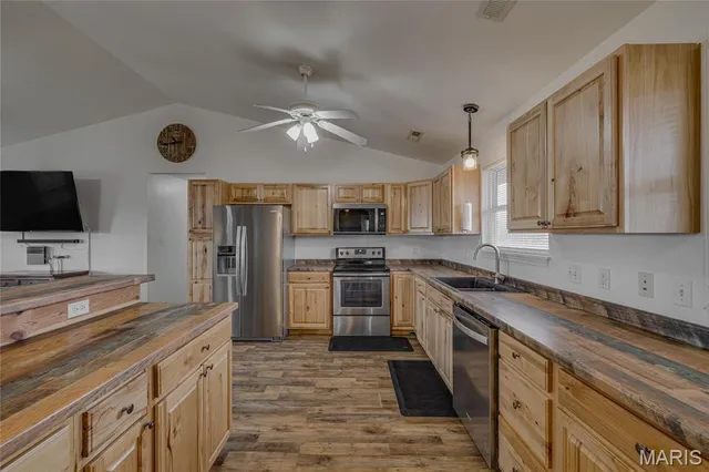 $389,900 | 1002 Gold Bits Drive, Farmington, MO 63640