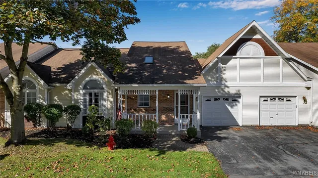 $359,000 | 42 Spicebush Lane, Amherst, NY 14221