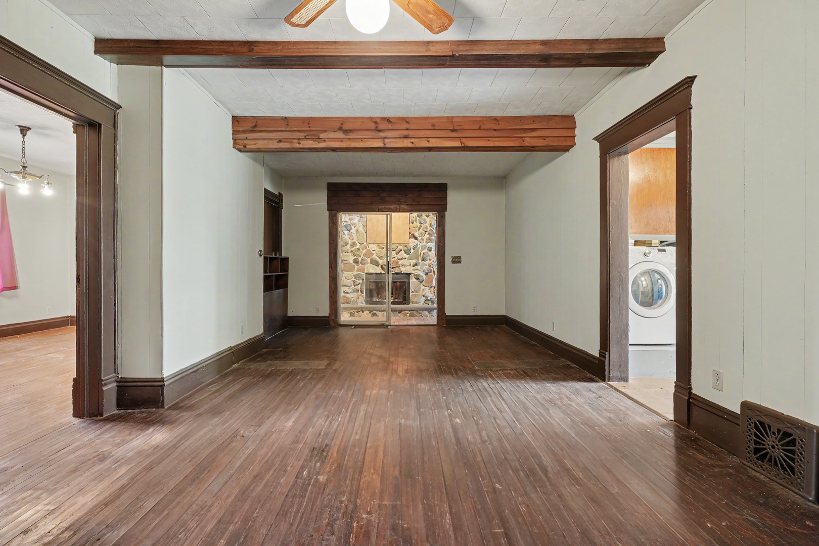105 Maple Street Roberts, IL 60962 - Photo 8 of 38