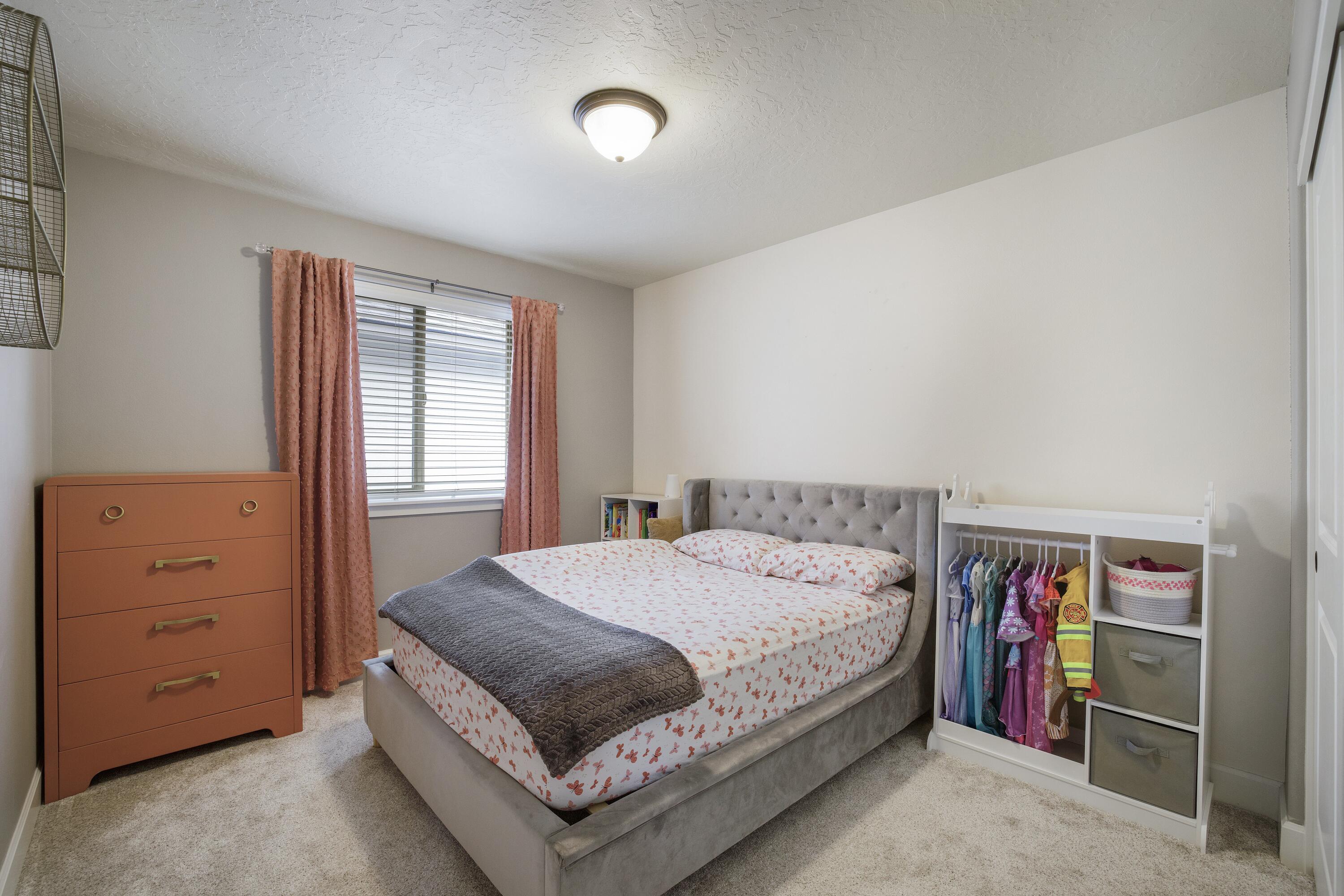 20522 Mutt Court Bend, OR 97701 - Photo 14 of 23 Bedroom #3