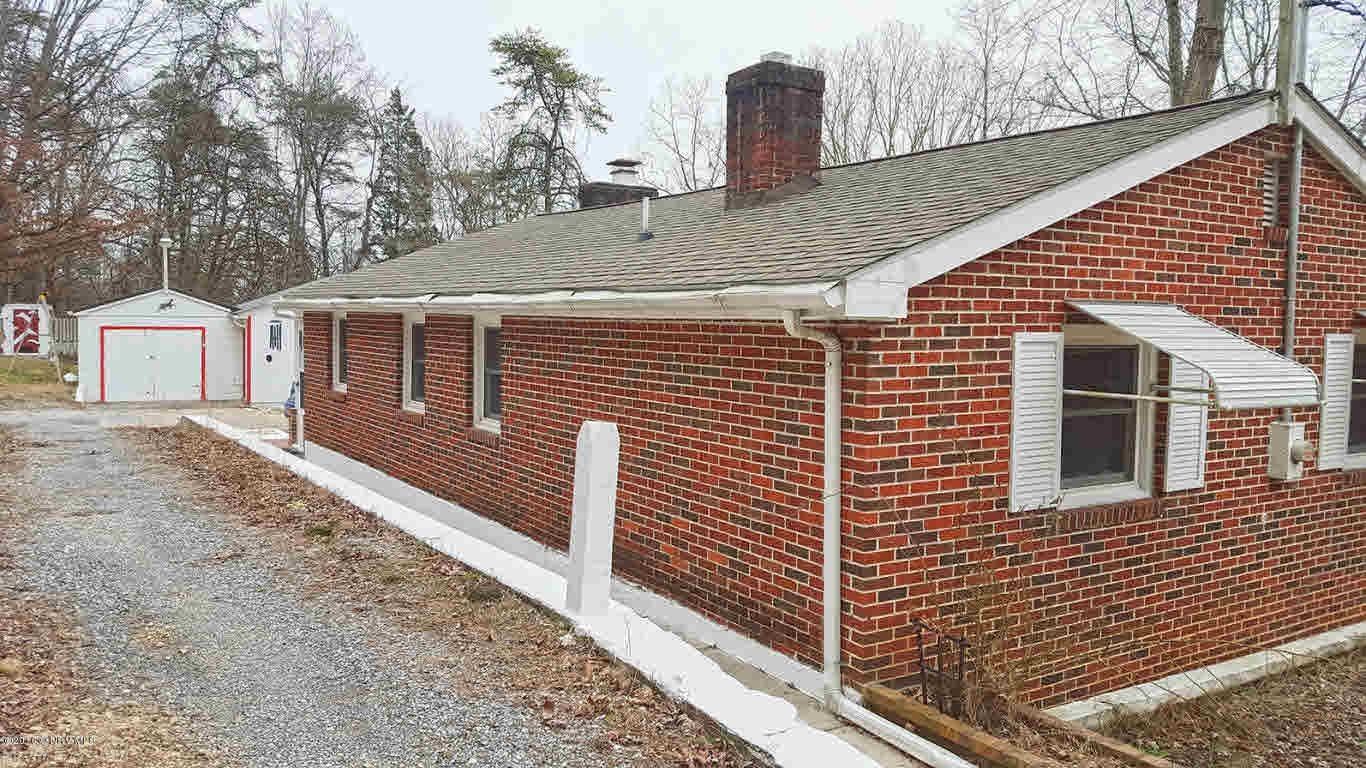 1122 Jennelle Road Blacksburg, VA 24060 - Photo 3 of 14 Gallery Image 3