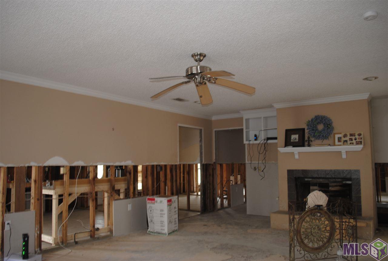16406 Patton Avenue Baton Rouge, LA 70816 - Photo 2 of 9 House Living