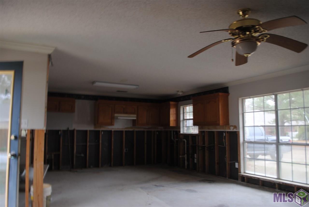 16406 Patton Avenue Baton Rouge, LA 70816 - Photo 5 of 9 Apartment