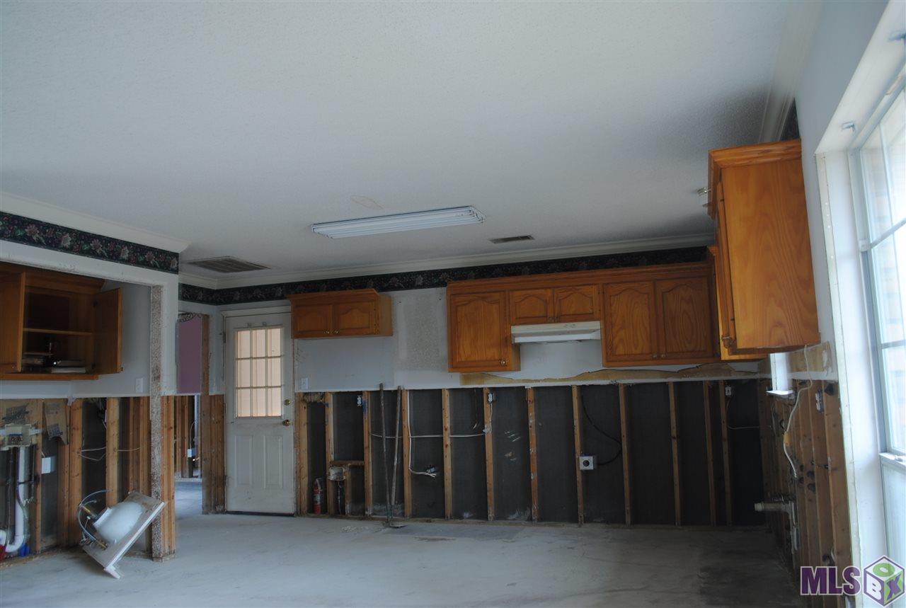 16406 Patton Avenue Baton Rouge, LA 70816 - Photo 6 of 9 Apartment