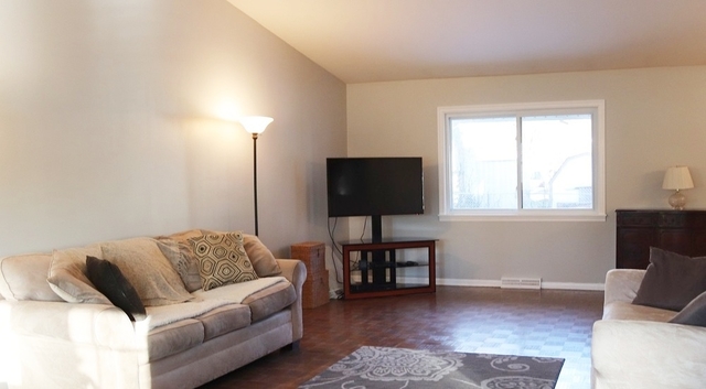 823 North Rohlwing Road Palatine, IL 60074 - Photo 3 of 14