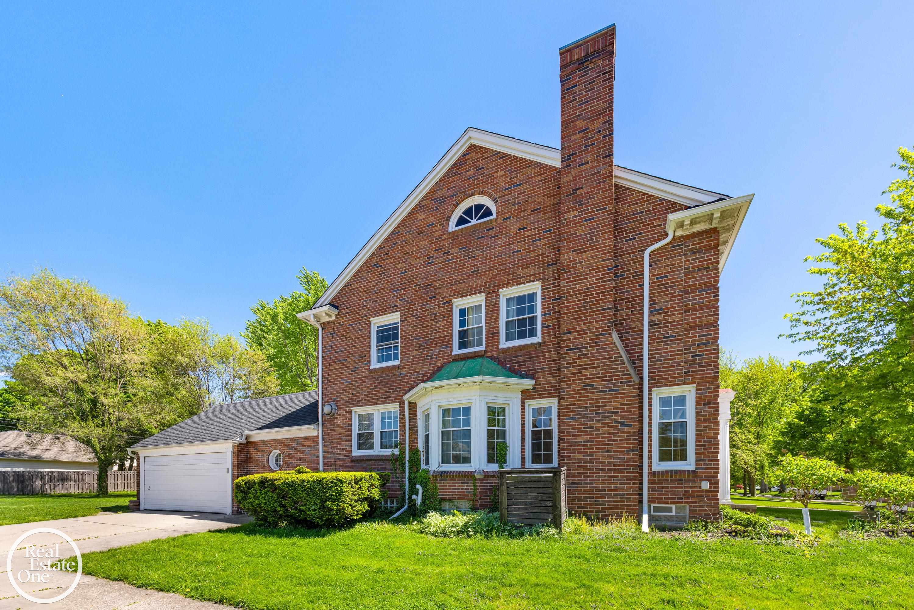 682 Lincoln Road Grosse Pointe, MI 48230 - Photo 4 of 45