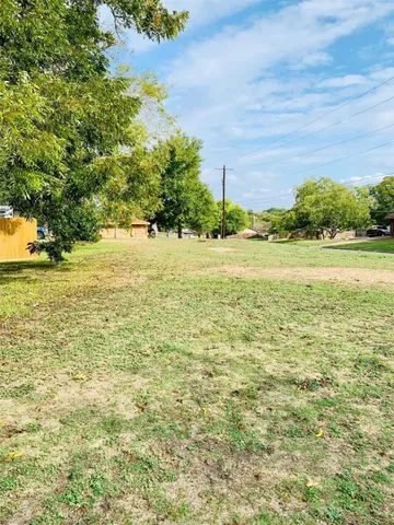 a view of an ocean from a yard