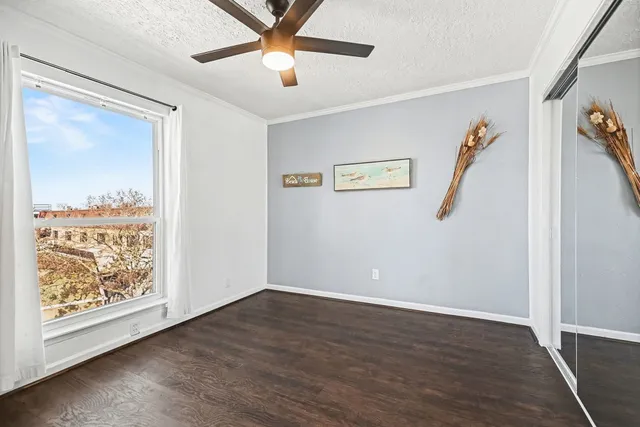 $224,000 | 307 Yacht Club Lane, Unit 307, El Lago, TX 77586