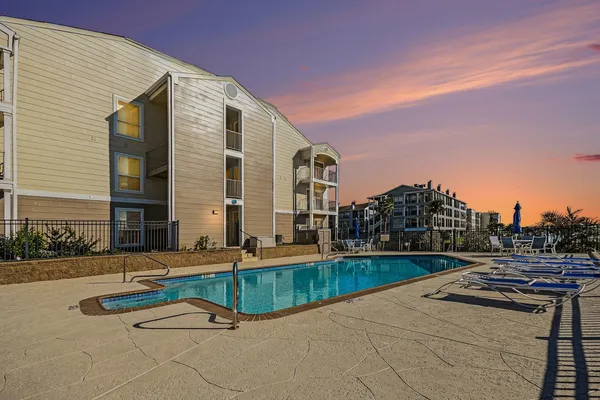 $219,000 | 307 Yacht Club Lane, Unit 307, El Lago, TX 77586