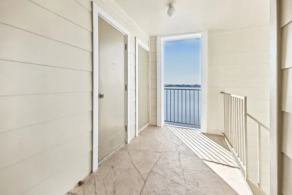 $219,000 | 307 Yacht Club Lane, Unit 307, El Lago, TX 77586