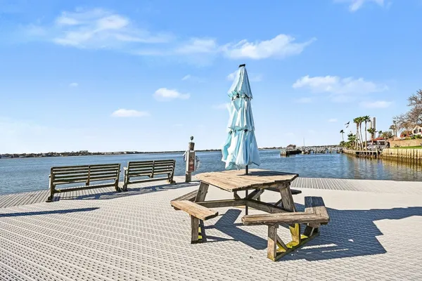 $219,000 | 307 Yacht Club Lane, Unit 307, El Lago, TX 77586