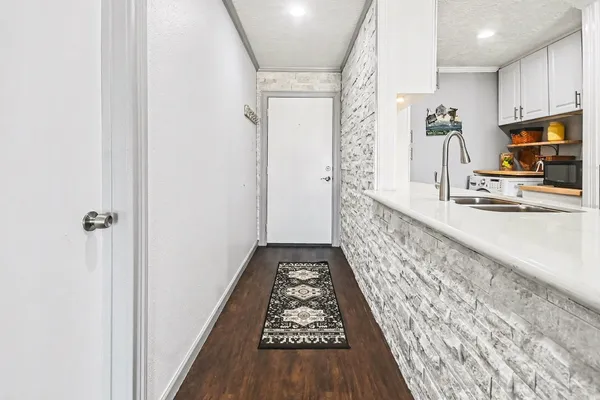 $219,000 | 307 Yacht Club Lane, Unit 307, El Lago, TX 77586