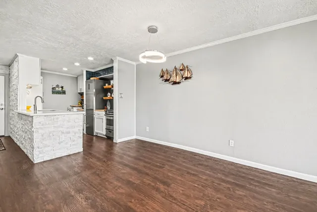 $224,000 | 307 Yacht Club Lane, Unit 307, El Lago, TX 77586
