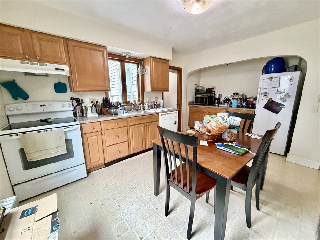 17 Clinton Street Newton, MA 02458 - Photo 11 of 23