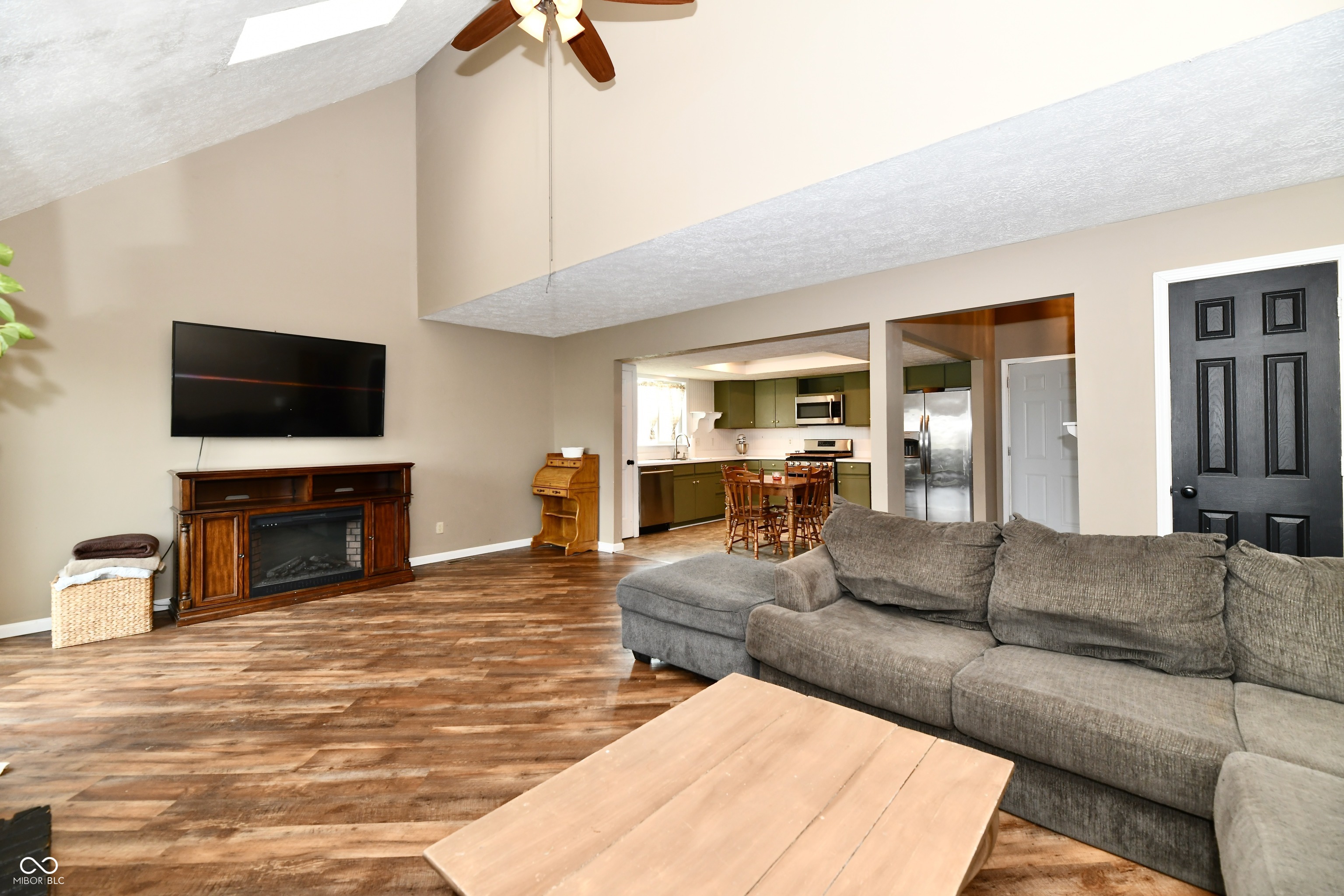 1132 Madrid Road Greenwood, IN 46143 - Photo 11 of 54