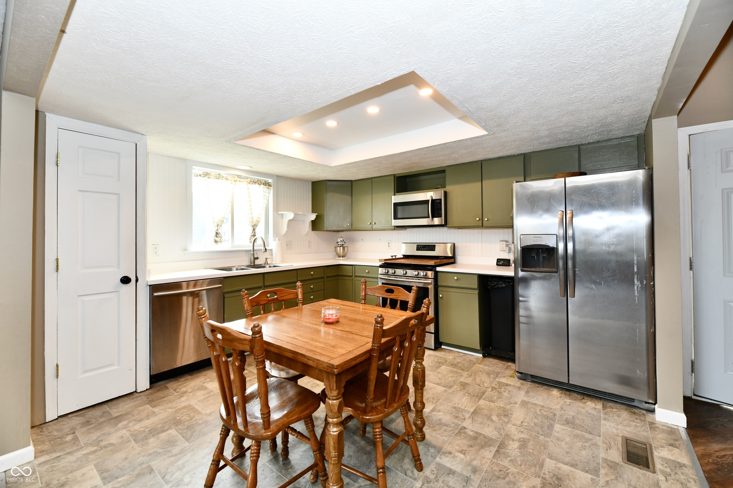 1132 Madrid Road Greenwood, IN 46143 - Photo 17 of 54