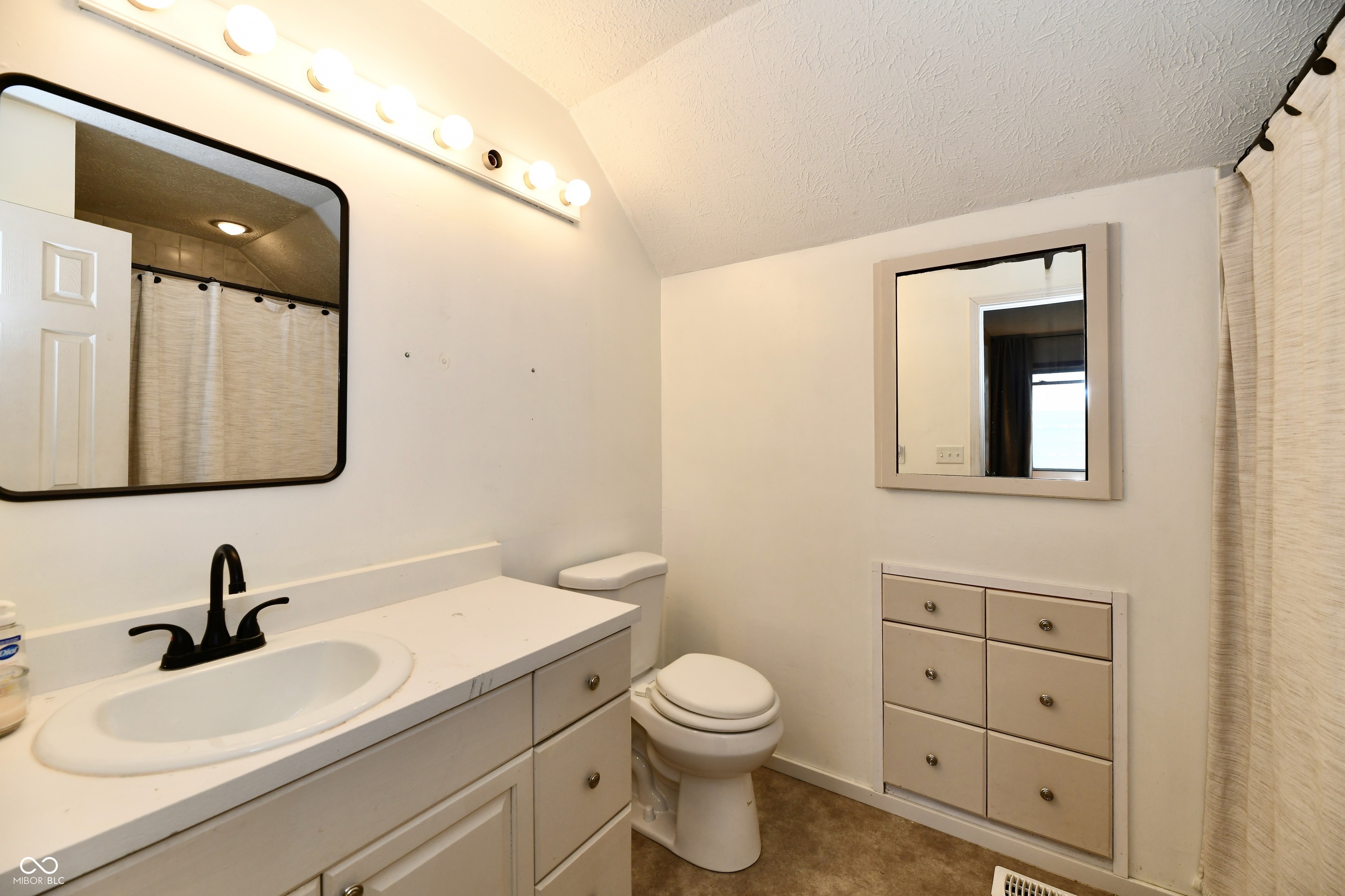 1132 Madrid Road Greenwood, IN 46143 - Photo 39 of 54