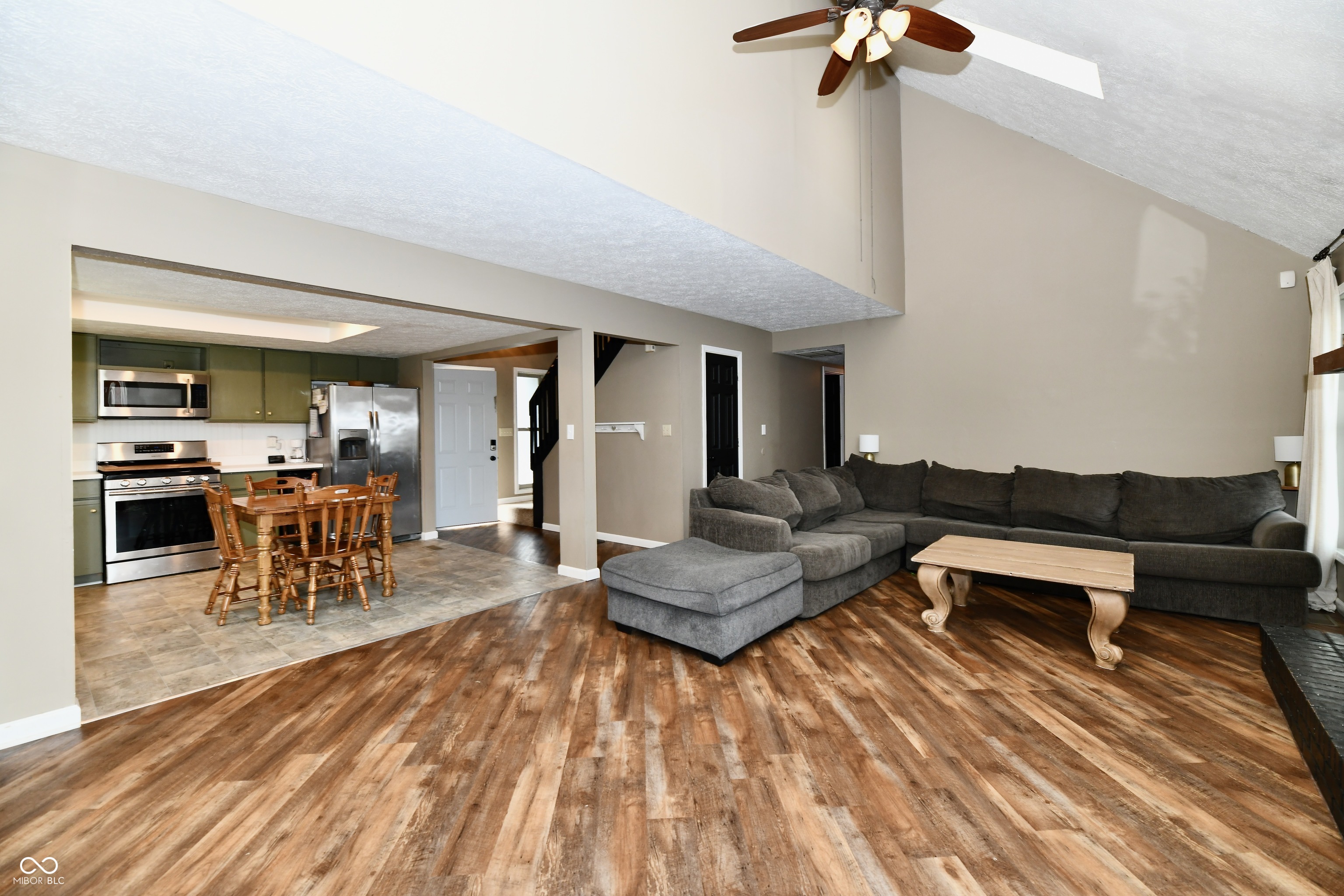 1132 Madrid Road Greenwood, IN 46143 - Photo 7 of 54