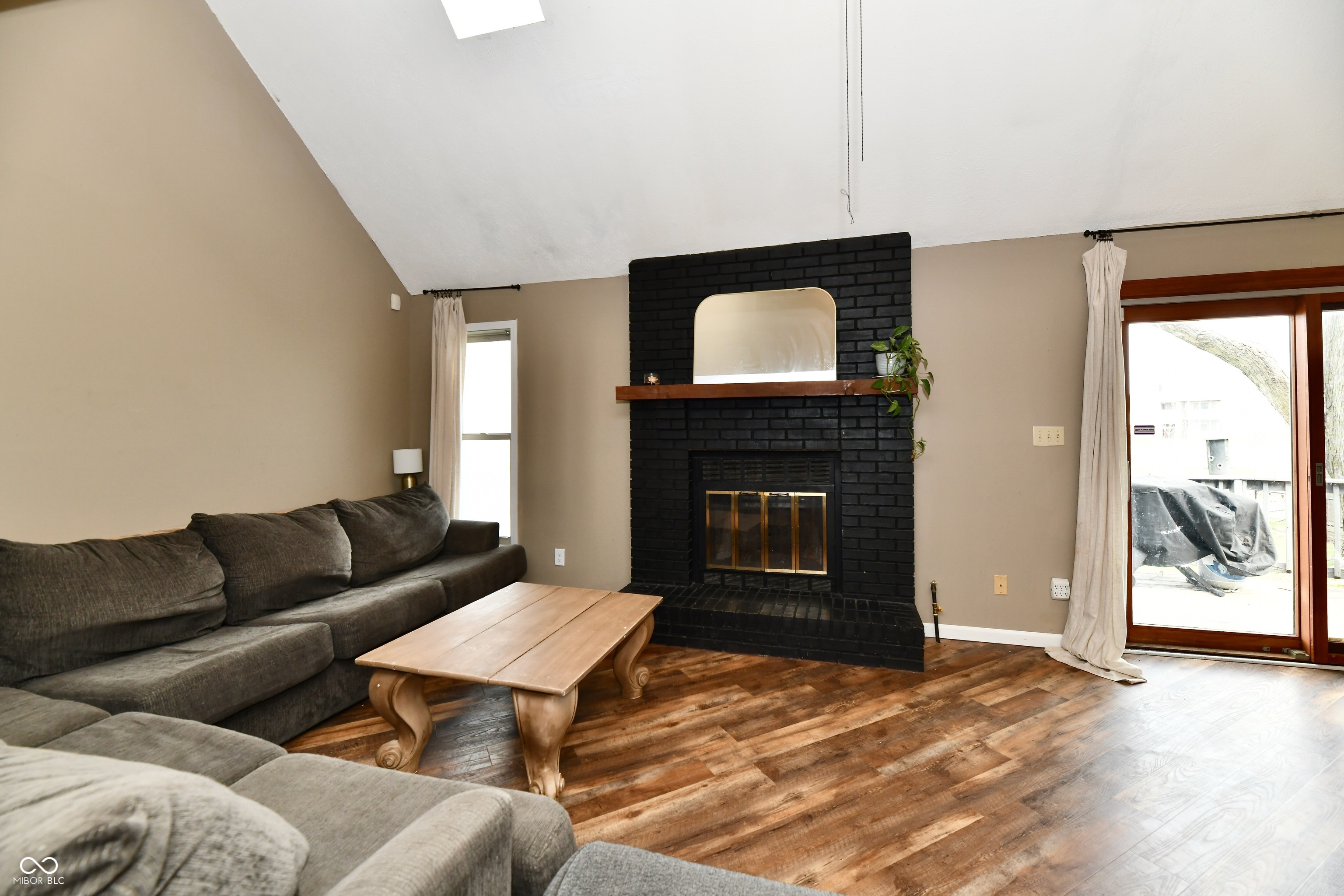 1132 Madrid Road Greenwood, IN 46143 - Photo 9 of 54