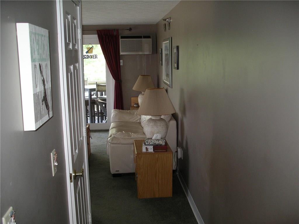 1801 Post Road, Unit 183B Wells, ME 04090 - Photo 16 of 19 Hallway from entry to living room. ...