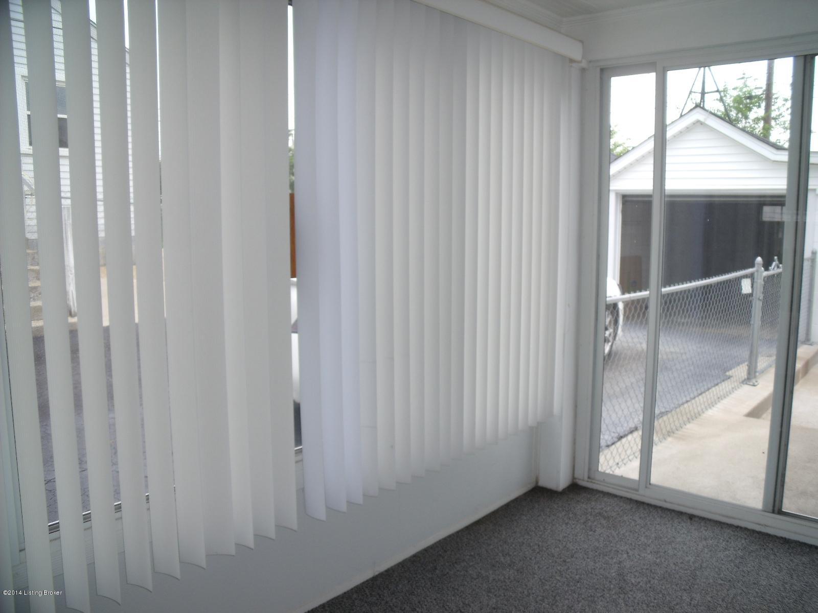 319 Robin Road Elizabethtown, KY 42701 - Photo 16 of 26 backroom to outside
