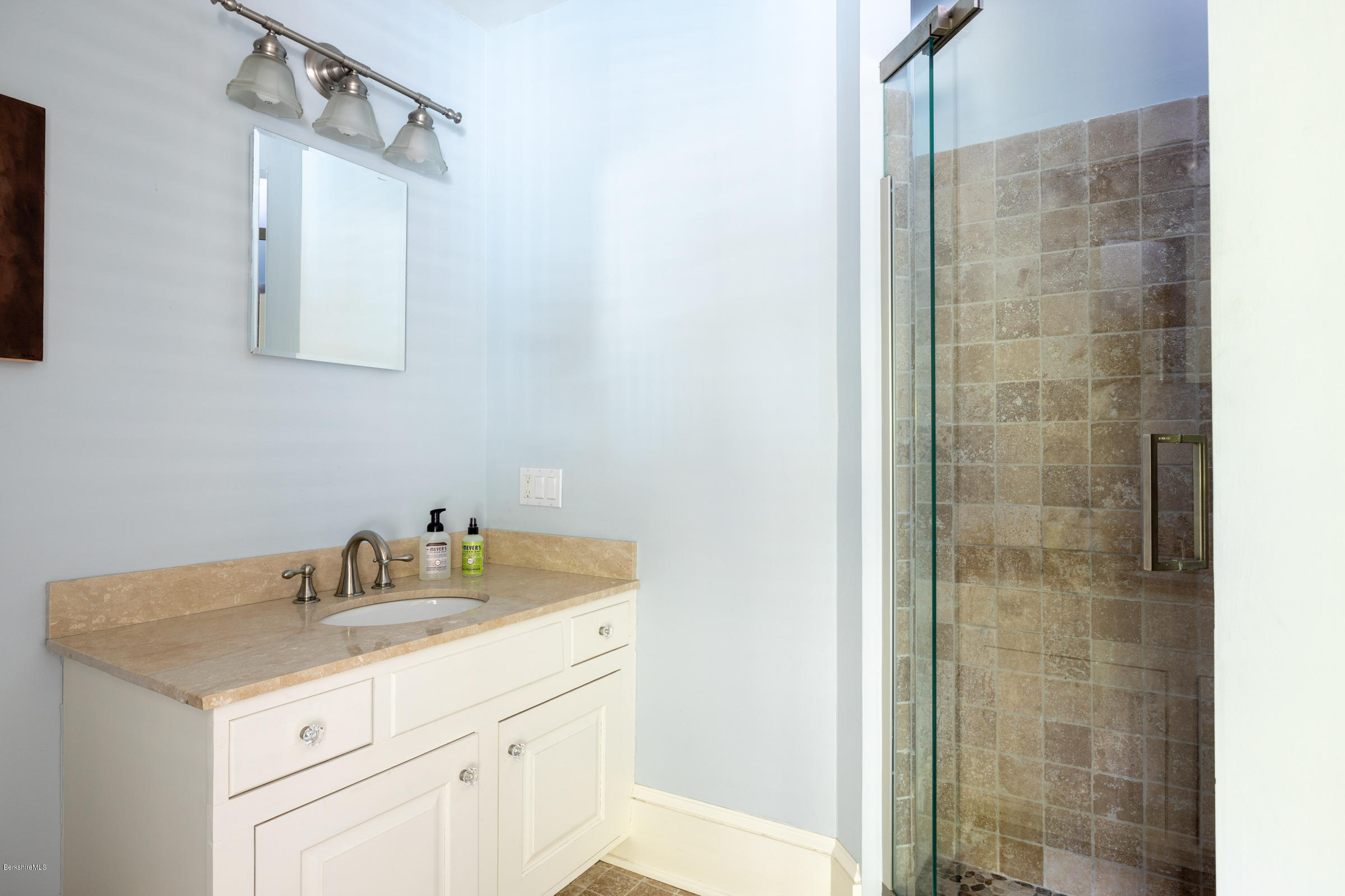 1888 Dublin Road Richmond, MA 01254 - Photo 21 of 38 GUEST ROOM 2 BATH