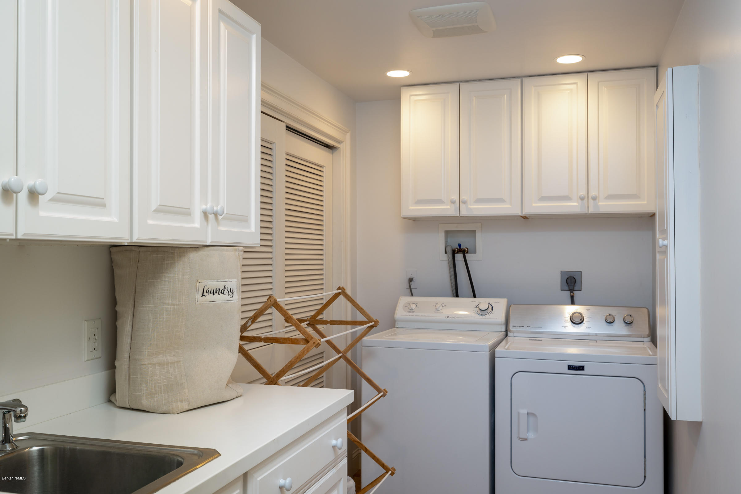 1888 Dublin Road Richmond, MA 01254 - Photo 29 of 38 LAUNDRY