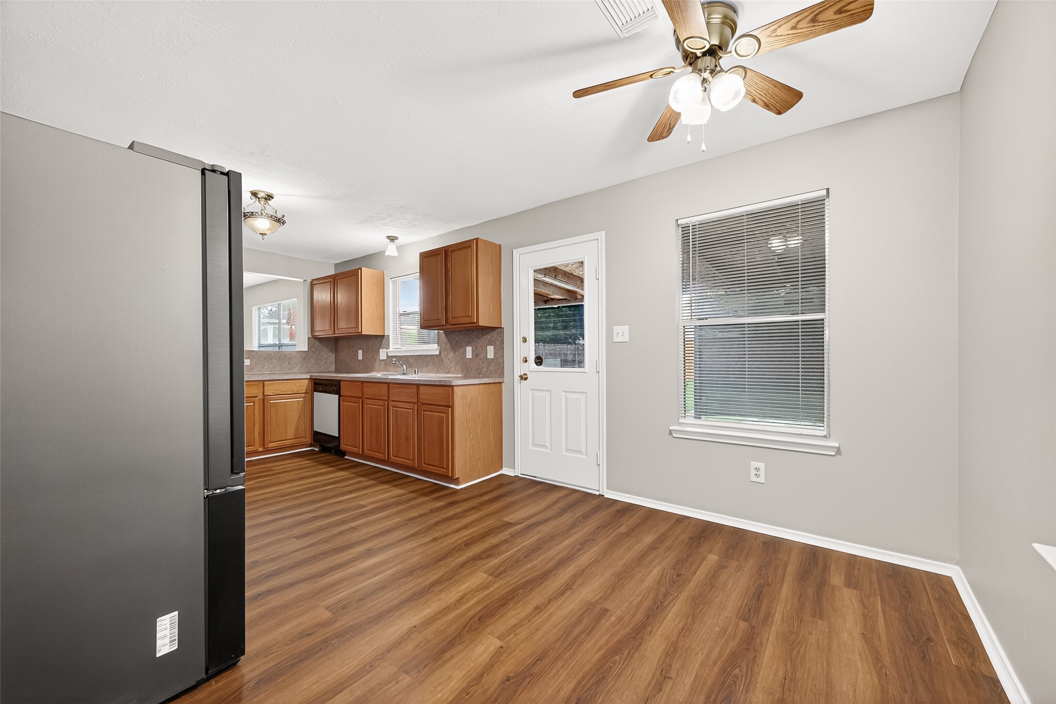 4115 Sand Ripple Lane Katy, TX 77449 - Photo 28 of 37