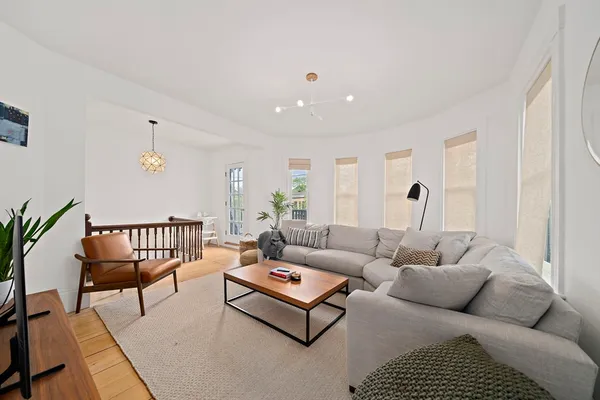 $949,000 | 80 Holland Street, Unit 2, Somerville, MA 02144